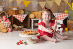 cake smash session included in baby steps program
