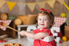 cake smash session included in baby steps program